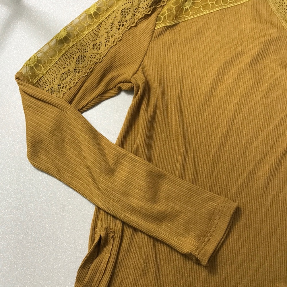 Free People alchemy layering top XS NEW! - Picture 7 of 9